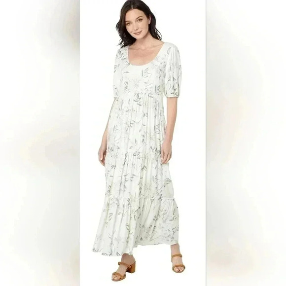 SIZE Medium Saltwater Luxe Miki Chiffon Whimsical Floral Short Sleeve Maxi Dress - Picture 1 of 14